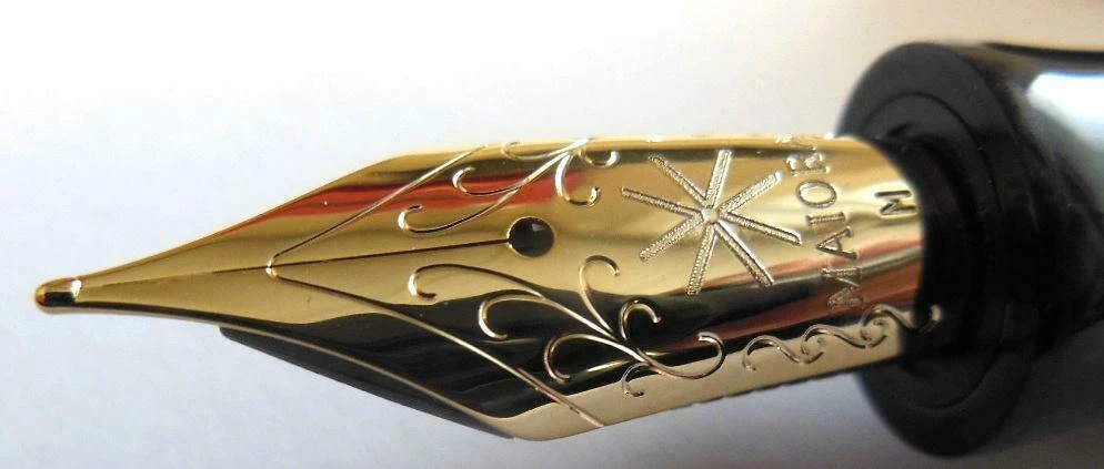 Maiora Impronte, Black & Orange, Oversized Fountain Pen, Extra-Fine Nib 3 Maiora Impronte, Black & Orange, Oversized Fountain Pen, Extra-Fine Nib - Image 3